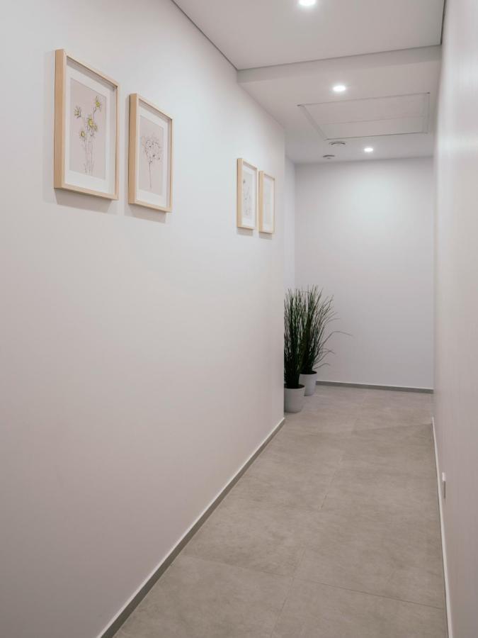 J14A I Rooms & Apartments Automated Self Check-In VNO Exteriör bild