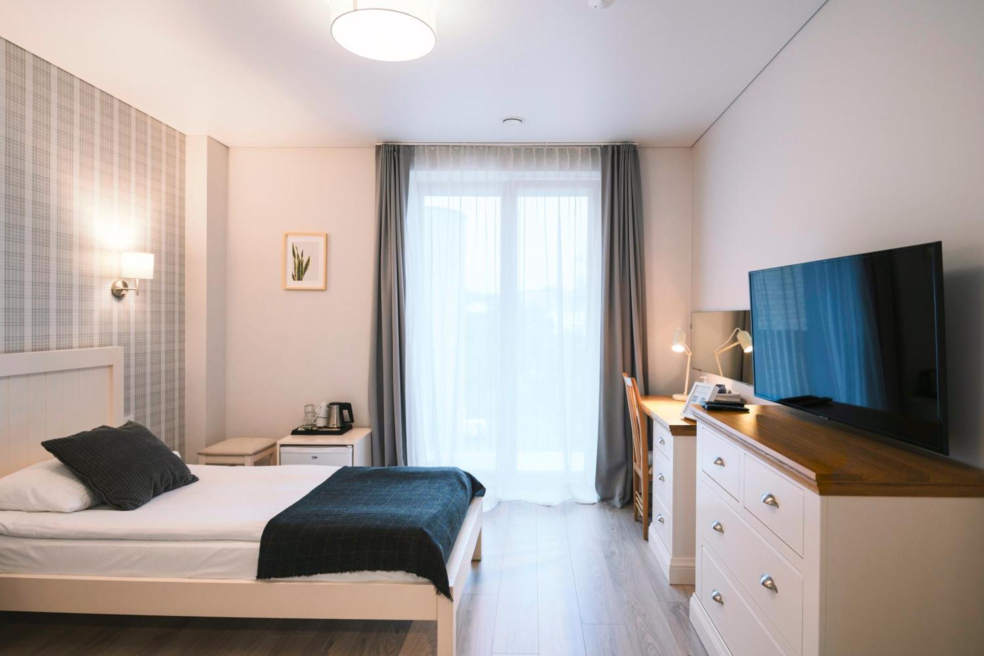J14A I Rooms & Apartments Automated Self Check-In VNO Rum bild