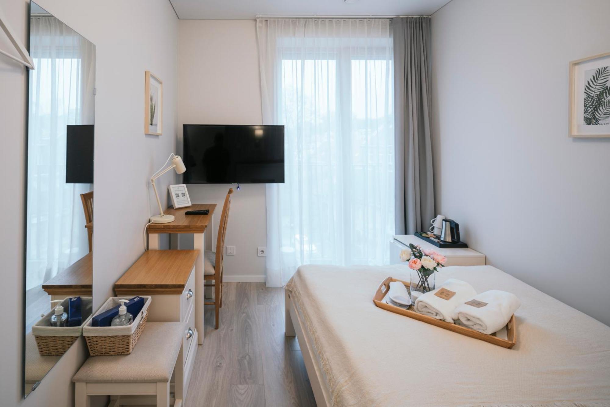J14A I Rooms & Apartments Automated Self Check-In VNO Rum bild