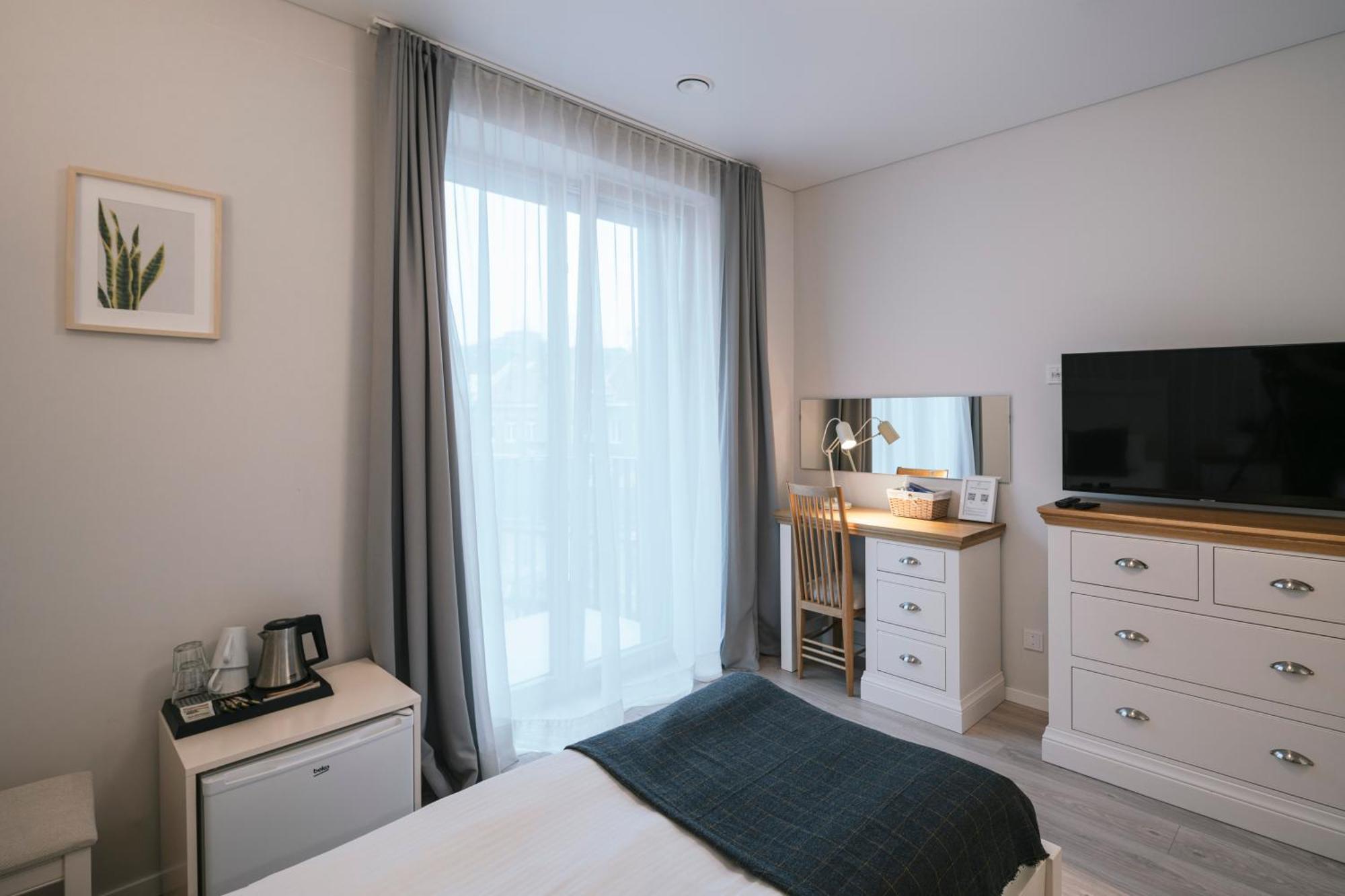 J14A I Rooms & Apartments Automated Self Check-In VNO Rum bild