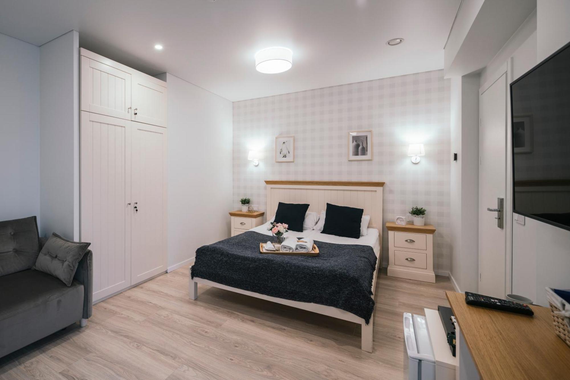 J14A I Rooms & Apartments Automated Self Check-In VNO Rum bild